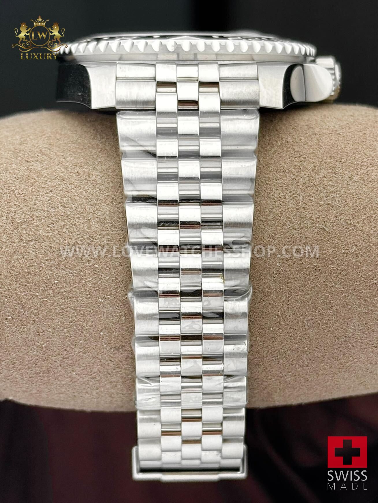GMT-MASTER II CUSTOM GREEN BLACK BEZEL JUBILEE BRACELET